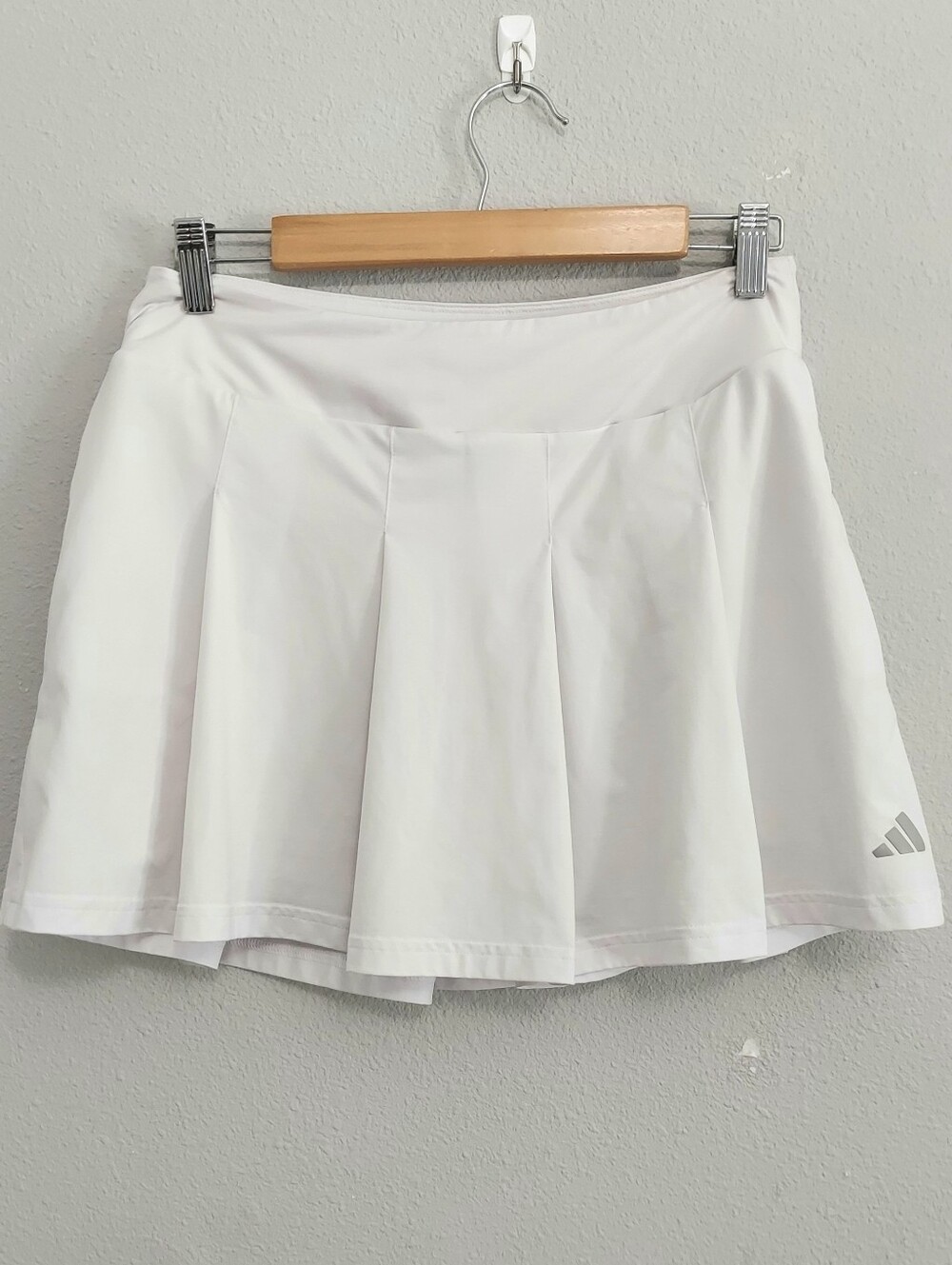 Adidas Pleated Athletic White Pull On Skort Size Small Golf Tennis Activewear